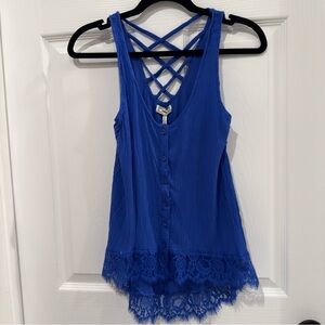 Kirra by PacSun Bright Blue Button-Up High-Low Tank Top with Lace Details